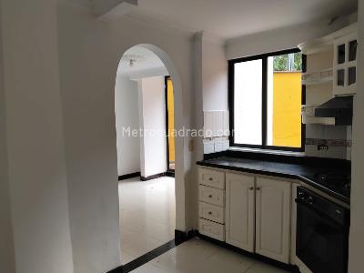 Apartamento de 3 alcobas en venta en El Poblado, Medellín, 300 m² · foto 6 de 19