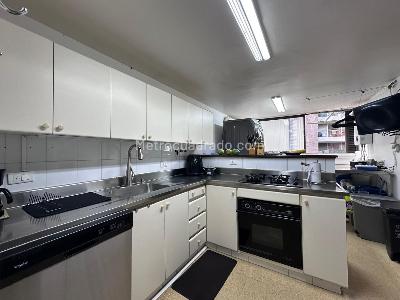 Casa de 2 alcobas en venta en El Poblado, Medellín, 210 m² · foto 5 de 19