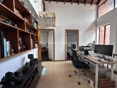 Casa de 2 alcobas en venta en El Poblado, Medellín, 210 m² · foto 6 de 19