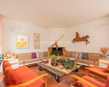 Casa de 4 alcobas en venta en Envigado, Envigado, 1631 m² · foto 2 de 15