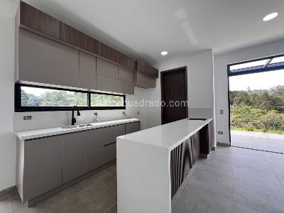 Casa de 3 alcobas en arriendo en Envigado, Envigado · foto 5 de 18