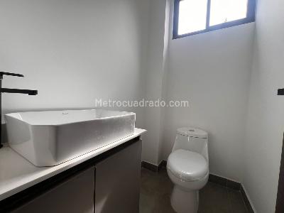 Casa de 3 alcobas en arriendo en Envigado, Envigado · foto 16 de 18
