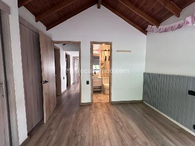 Casa de 3 alcobas en venta en El Poblado, Medellín, 216 m² · foto 13 de 20