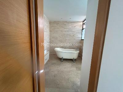 Apartamento de 3 alcobas en venta en El Poblado, Medellín, 280 m² · foto 19 de 19