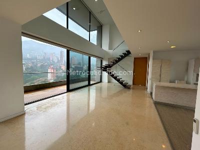 Apartamento de 3 alcobas en venta en El Poblado, Medellín, 280 m² · foto 2 de 19