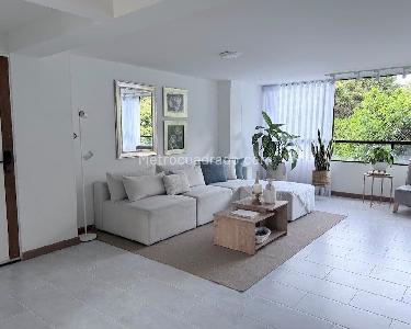 Apartamento de 3 alcobas en venta en El Poblado, Medellín, 135 m² · foto 2 de 14