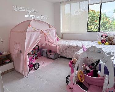 Apartamento de 3 alcobas en venta en El Poblado, Medellín, 135 m² · foto 9 de 14