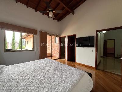 Casa de 4 alcobas en venta en Envigado, Envigado, 1753 m² · foto 16 de 20