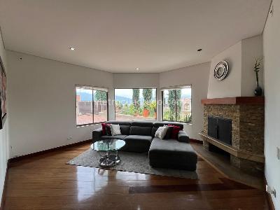 Casa de 4 alcobas en venta en Envigado, Envigado, 1753 m² · foto 2 de 20