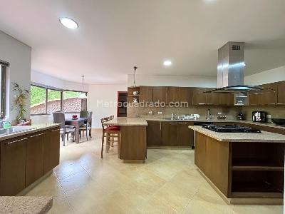 Casa de 4 alcobas en venta en Envigado, Envigado, 1753 m² · foto 7 de 20