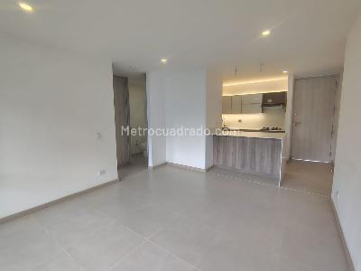 Apartamento de 1 alcoba en venta en El Poblado, Medellín, 62 m² · foto 3 de 14
