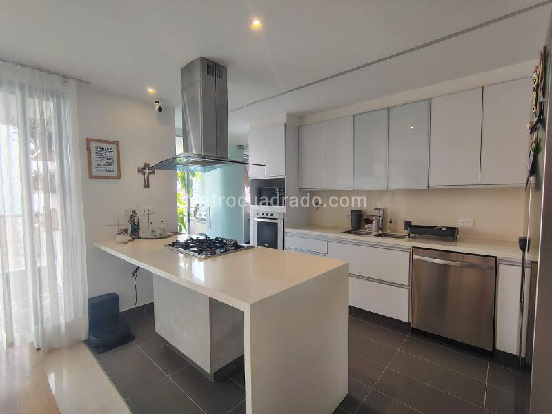 Apartamento en Arriendo, EL POBLADO, Medellín - Więcej