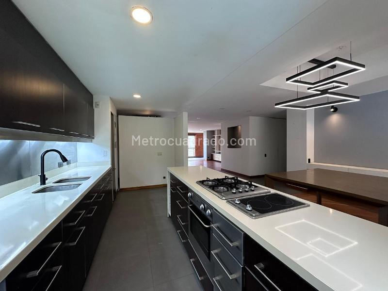 Apartamento en Arriendo, EL POBLADO, Medellín - Więcej