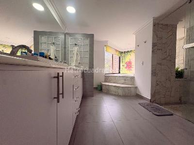 Apartamento de 4 alcobas en venta en El Poblado, Medellín, 590 m² · foto 15 de 20