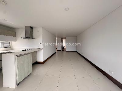 Apartamento de 3 alcobas en venta en Sabaneta, Sabaneta, 104 m² · foto 2 de 18