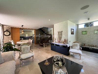 Casa de 3 alcobas en venta en Envigado, Envigado, 997 m² · foto 5 de 20