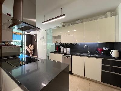 Casa de 3 alcobas en venta en Envigado, Envigado, 997 m² · foto 8 de 20