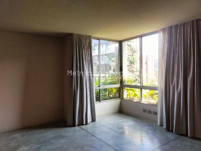 Apartamento de 2 alcobas en venta en El Poblado, Medellín, 186 m² · foto 10 de 17
