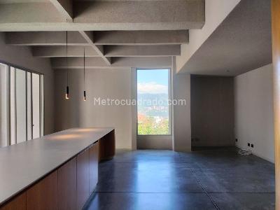 Apartamento de 2 alcobas en venta en El Poblado, Medellín, 186 m² · foto 2 de 17