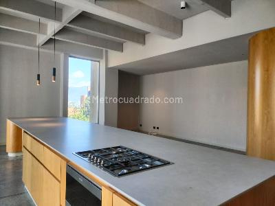 Apartamento de 2 alcobas en venta en El Poblado, Medellín, 186 m² · foto 8 de 17