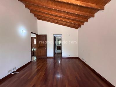 Casa de 4 alcobas en arriendo en El Poblado, Medellín, 900 m² · foto 11 de 20