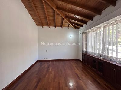 Casa de 4 alcobas en arriendo en El Poblado, Medellín, 900 m² · foto 14 de 20