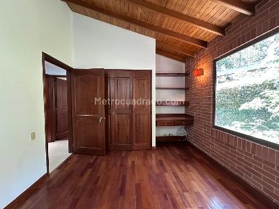Casa de 4 alcobas en arriendo en El Poblado, Medellín, 900 m² · foto 15 de 20
