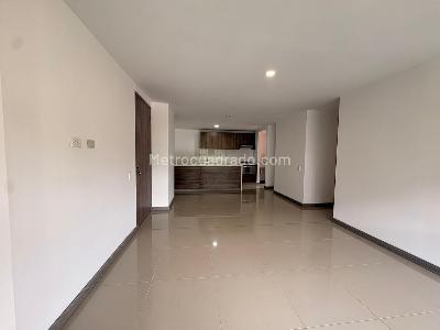Apartamento de 3 alcobas en venta en Sabaneta, Sabaneta, 97 m² · foto 3 de 17