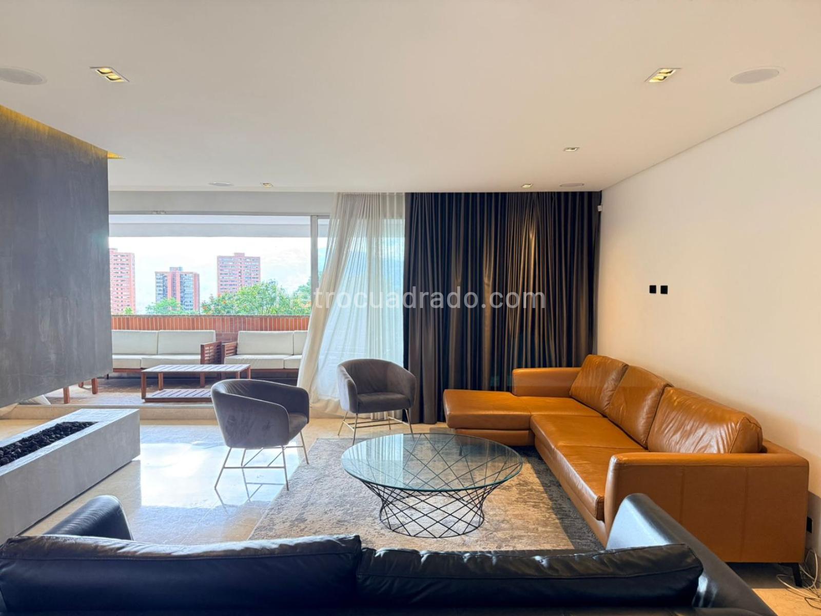 Apartamento de 4 habitaciones en venta en El Poblado, Medellín — imagen 1 de 20