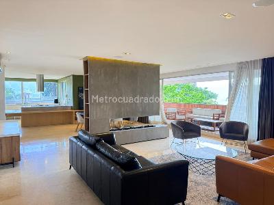 Apartamento de 4 alcobas en venta en El Poblado, Medellín, 420 m² · foto 2 de 20