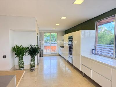 Apartamento de 4 alcobas en venta en El Poblado, Medellín, 420 m² · foto 7 de 20