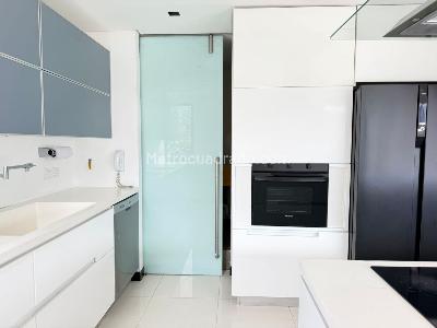 Apartamento en venta en El Poblado, Medellín · foto 9 de 19