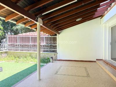 Casa de 3 alcobas en venta en El Poblado, Medellín, 350 m² · foto 16 de 18