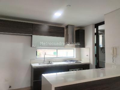Apartamento en venta en El Poblado, Medellín · foto 6 de 19