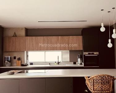 Apartamento de 2 alcobas en arriendo en El Poblado, Medellín, 145 m² · foto 3 de 18