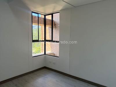 Apartamento de 3 alcobas en venta en El Poblado, Medellín, 75 m² · foto 10 de 17