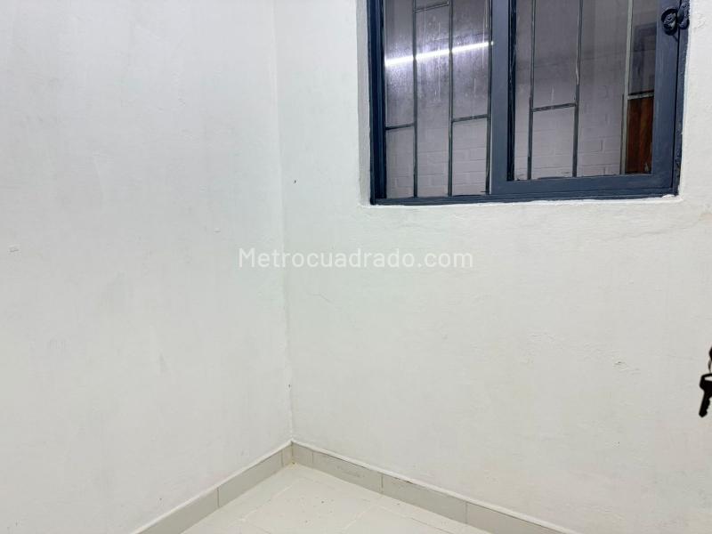 Bodega en Arriendo, EL POBLADO, Medellín - Więcej