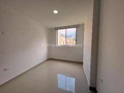 Apartamento de 2 alcobas en arriendo en Sabaneta, Sabaneta, 86 m² · foto 10 de 14