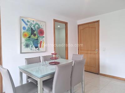 Apartamento en venta en El Poblado, Medellín · foto 5 de 18
