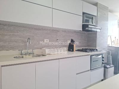 Apartamento en venta en El Poblado, Medellín · foto 8 de 18