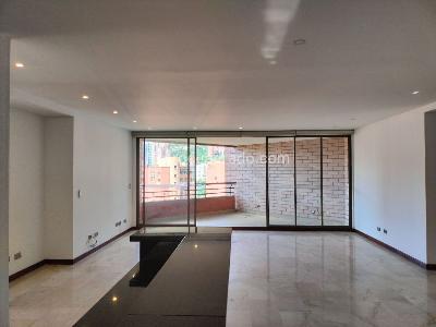 Apartamento en arriendo en El Poblado, Medellín · foto 2 de 17