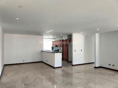 Apartamento en arriendo en El Poblado, Medellín · foto 3 de 17