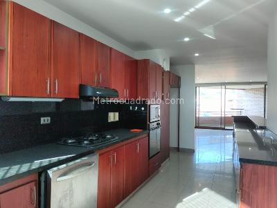 Apartamento en arriendo en El Poblado, Medellín · foto 7 de 17