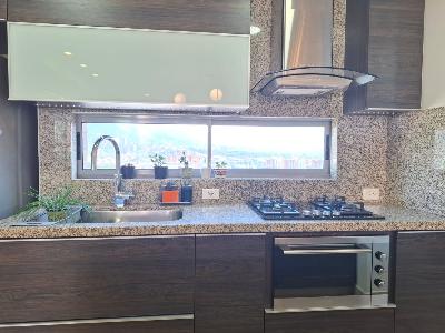 Apartamento de 2 alcobas en arriendo en El Poblado, Medellín, 130 m² · foto 10 de 20