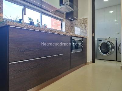 Apartamento de 2 alcobas en arriendo en El Poblado, Medellín, 130 m² · foto 11 de 20