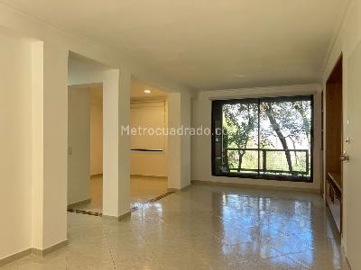 Apartamento en arriendo en El Poblado, Medellín · foto 3 de 16