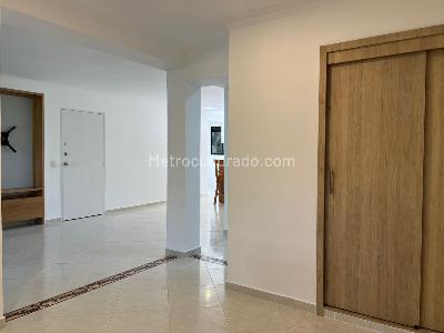 Apartamento en arriendo en El Poblado, Medellín · foto 4 de 16
