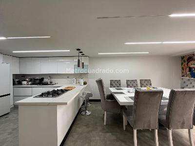 Casa de 4 alcobas en arriendo en El Poblado, Medellín, 280 m² · foto 6 de 20