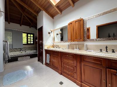 Casa de 4 alcobas en venta en Envigado, Envigado · foto 15 de 20