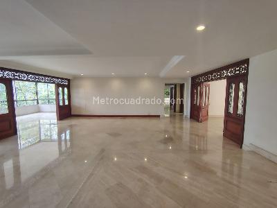 Apartamento de 4 alcobas en venta en El Poblado, Medellín, 458 m² · foto 3 de 20